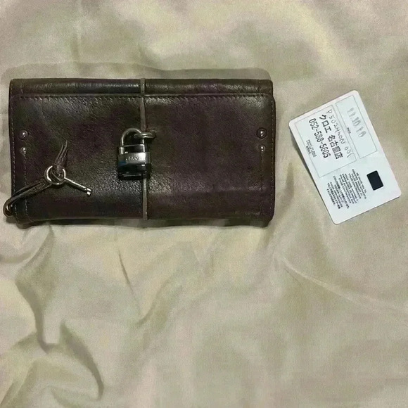 Chloe Wallet /w authenticity card and box - Picture 11 of 14